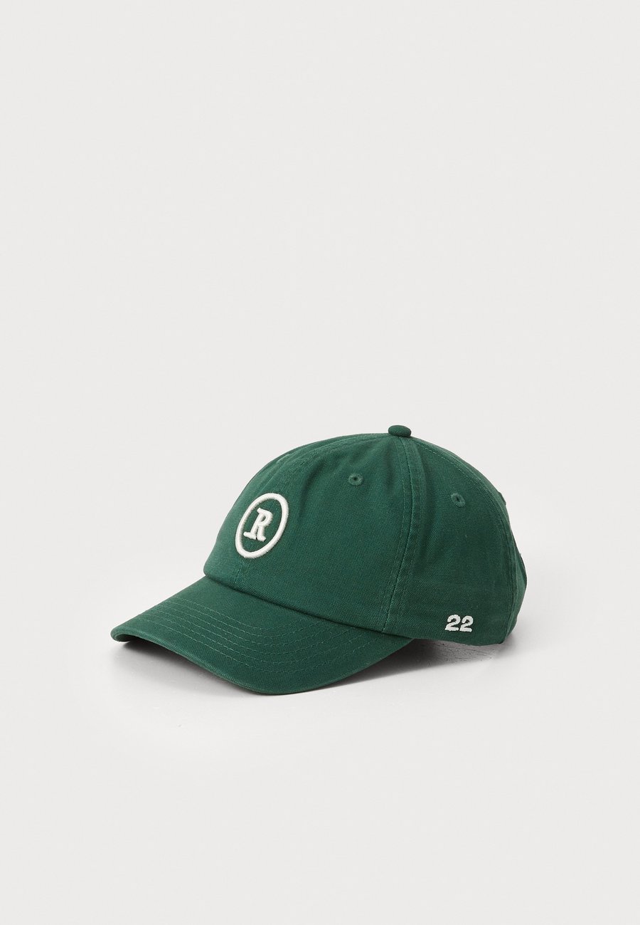 Бейсболка ReCap MONOGRAM CIRCLE UNISEX, Bottle Green/Dark Green
Бейсболка ReCap MONOGRAM CIRCLE UNISEX, Bottle Green/Dark Green