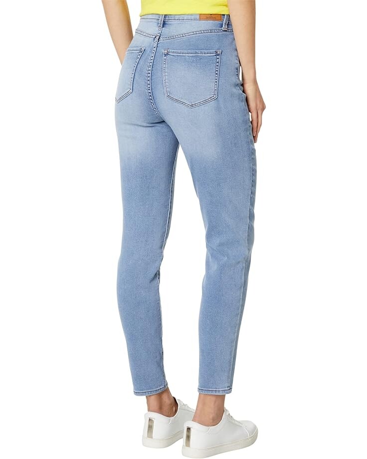 Джинсы U.S. POLO ASSN. Uspa Ultra High-Rise Jeans in Light Wash Denim, цвет Light Wash Denim
Джинсы U.S. POLO ASSN. Uspa Ultra High-Rise Jeans in Light Wash Denim, цвет Light Wash Denim