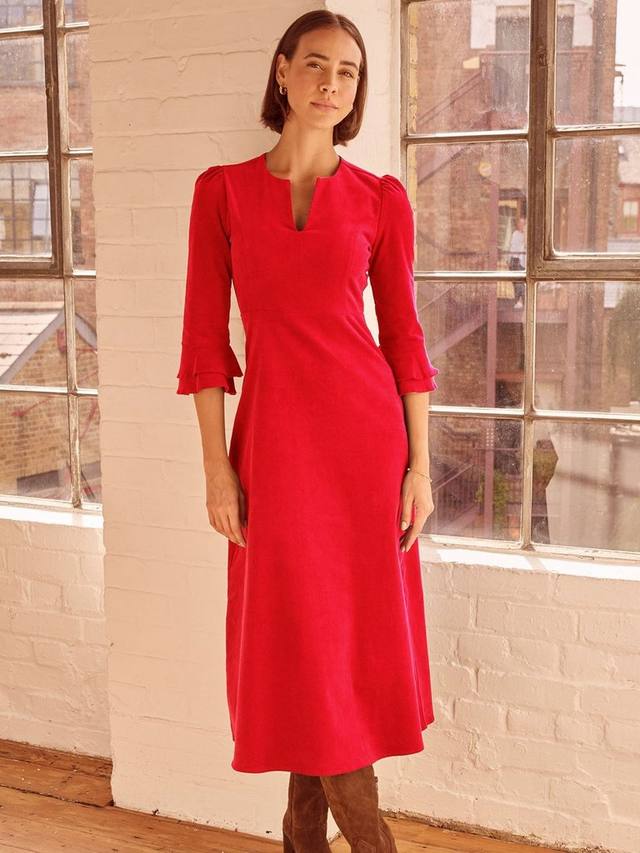 Платье Jocelyn с v-образным вырезом и рукавом 3/4 из стрейч-вельвета Aspiga, Red
Платье Jocelyn с v-образным вырезом и рукавом 3/4 из стрейч-вельвета Aspiga, Red