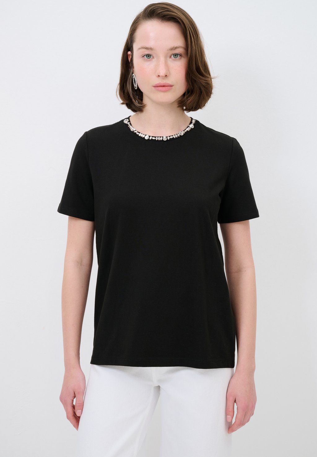 Базовая футболка SHORT SLEEVE STONED NECK adL, черный
Базовая футболка SHORT SLEEVE STONED NECK adL, черный