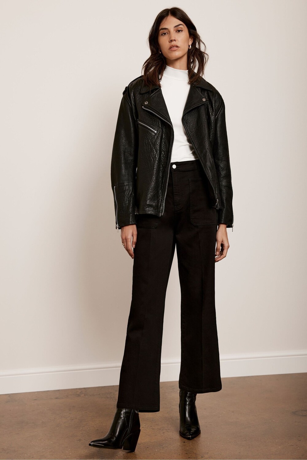 Укороченные широкие джинсы Mint Velvet, черный
Укороченные широкие джинсы Mint Velvet, черный