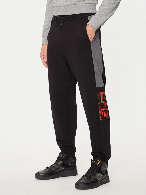 Спортивные брюки стандартного кроя Ea7 Emporio Armani, черный
Спортивные брюки стандартного кроя Ea7 Emporio Armani, черный