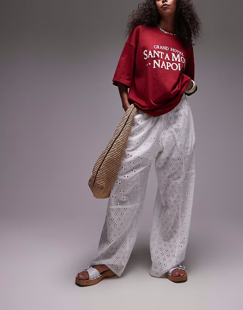 Брюки прямого кроя Topshop в белом цвете
Брюки прямого кроя Topshop в белом цвете