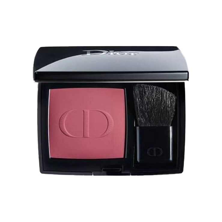 Пудра-румяна Blazing Blue Gold для коррекции тона кожи, контуринга и сияния лица DIOR, 663
Пудра-румяна Blazing Blue Gold для коррекции тона кожи, контуринга и сияния лица DIOR, 663