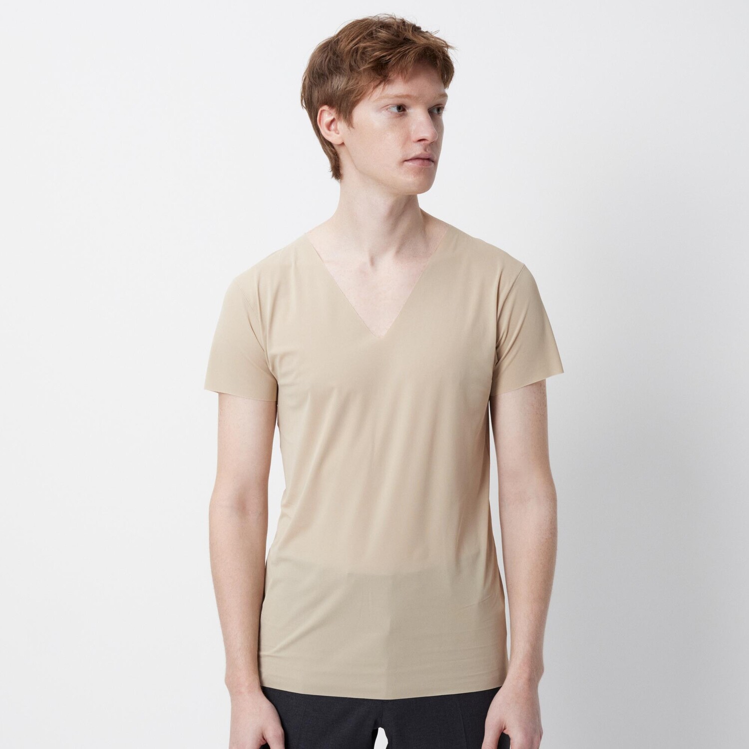 Футболка Uniqlo Airism Deodorant Mesh с V-образным вырезом, бежевый
Футболка Uniqlo Airism Deodorant Mesh с V-образным вырезом, бежевый