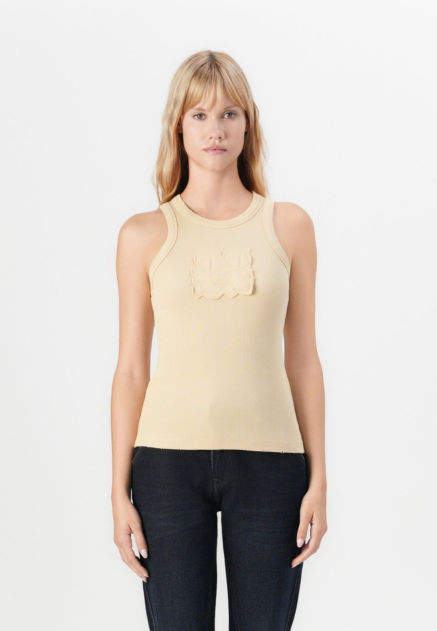 Топ JJXX JXFOREST PATCH, Boulder/Sand
Топ JJXX JXFOREST PATCH, Boulder/Sand