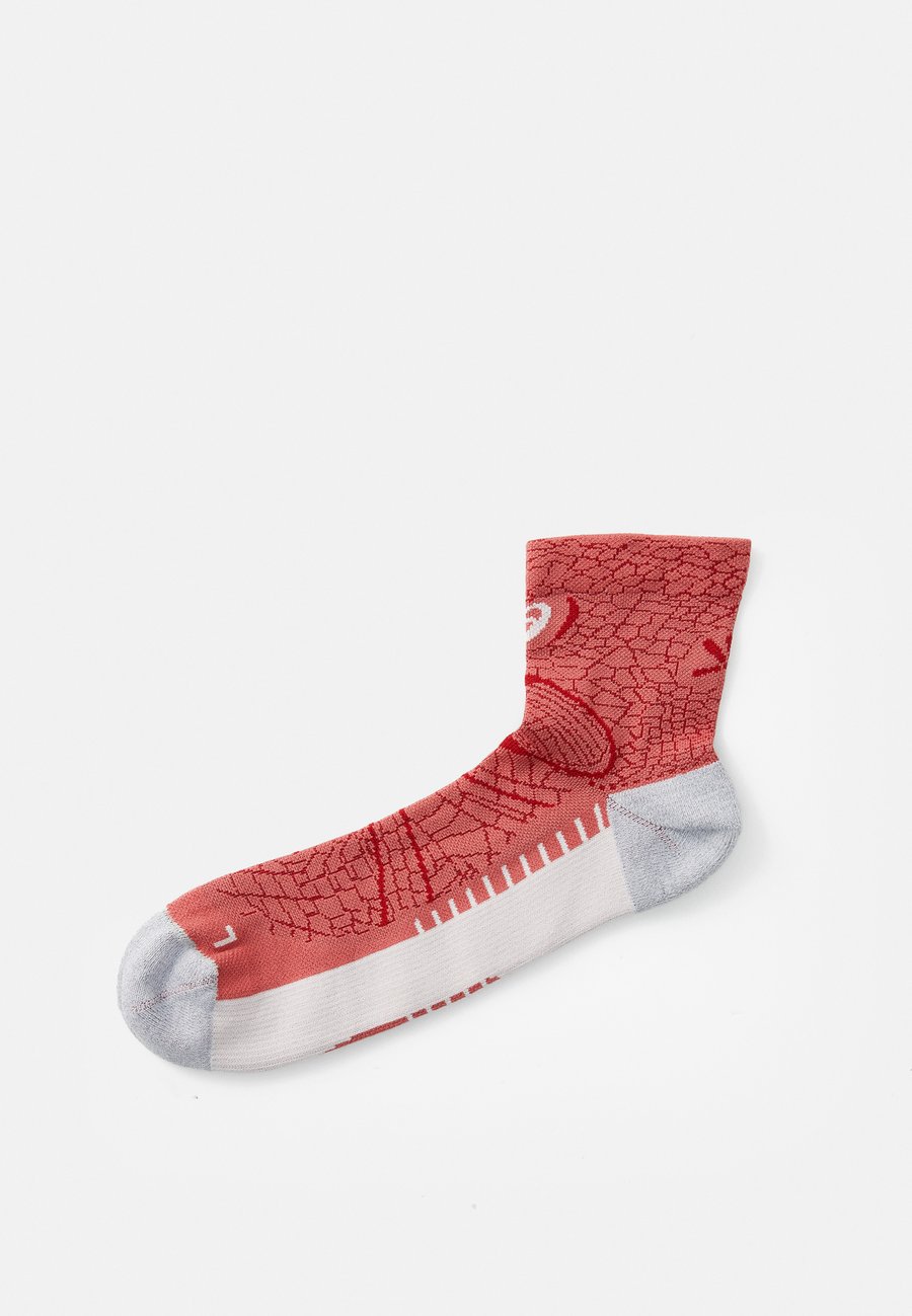 Носки ASICS PERFORMANCE RUN QUARTER SOCK UNISEX, Dark Pink/Clay/Pink
Носки ASICS PERFORMANCE RUN QUARTER SOCK UNISEX, Dark Pink/Clay/Pink