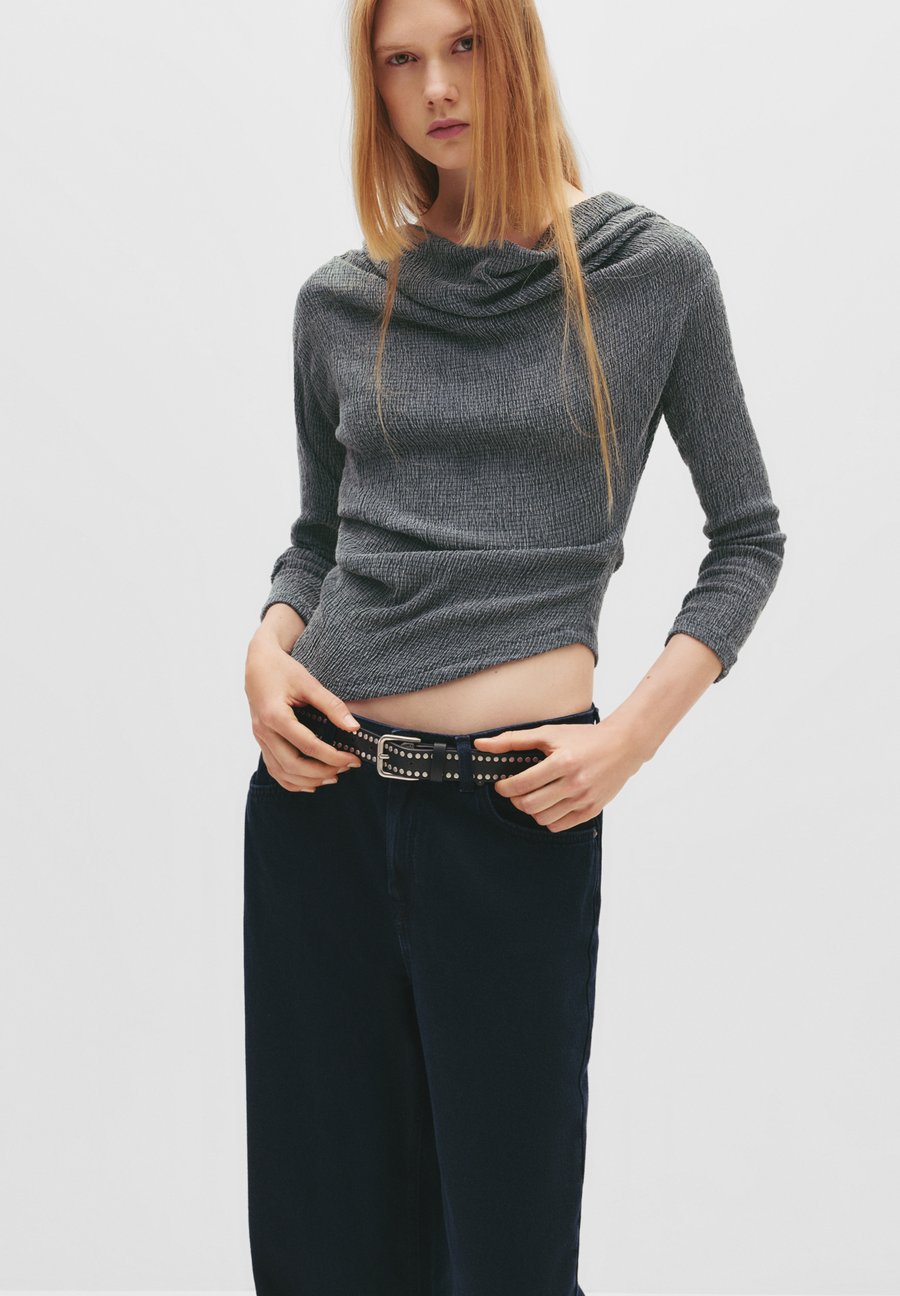 Топ PULL&BEAR BOAT NECK CREPE, Grey
Топ PULL&BEAR BOAT NECK CREPE, Grey