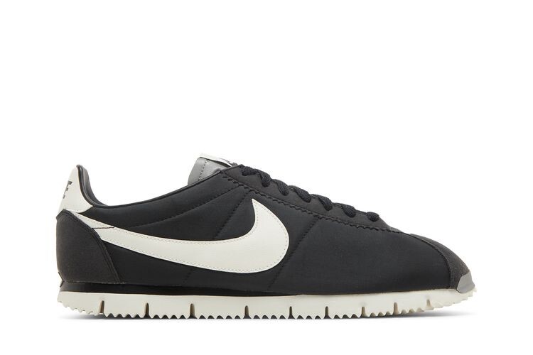 Кроссовки Nike Cortez NM QS Black, черный
Кроссовки Nike Cortez NM QS Black, черный