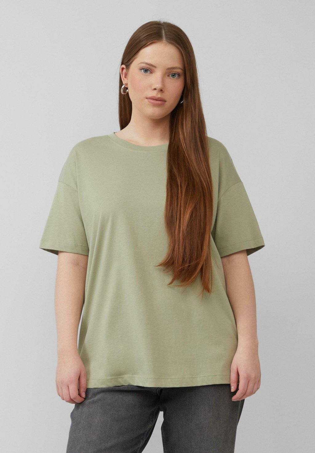 Базовая футболка QS, зеленый
Базовая футболка QS, зеленый