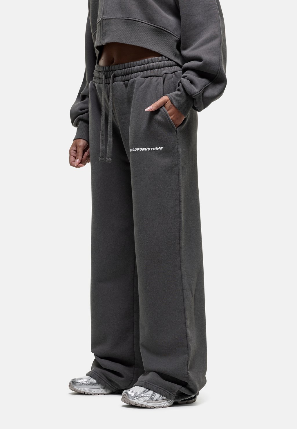 Спортивные штаны ESSENTIAL WIDE LEG PANTS Good For Nothing, серый 
Спортивные штаны ESSENTIAL WIDE LEG PANTS Good For Nothing, серый