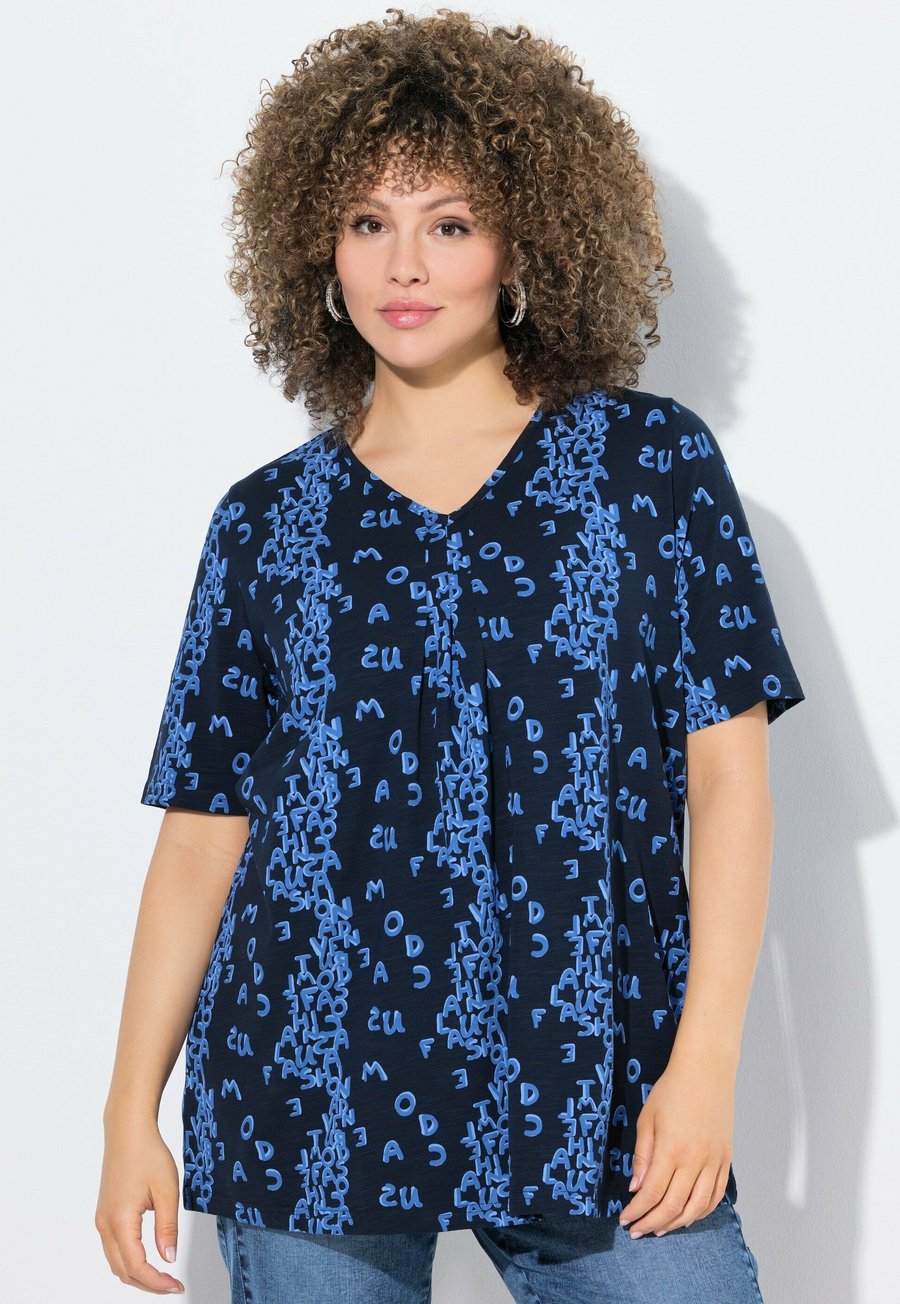 Футболка Ulla Popken LETTER PRINT SHORT SLEEVE TEE, Marine/Dark Blue, Синий, Футболка Ulla Popken LETTER PRINT SHORT SLEEVE TEE, Marine/Dark Blue
Футболка Ulla Popken LETTER PRINT SHORT SLEEVE TEE, Marine/Dark Blue, Синий, Футболка Ulla Popken LETTER PRINT SHORT SLEEVE TEE, Marine/Dark Blue