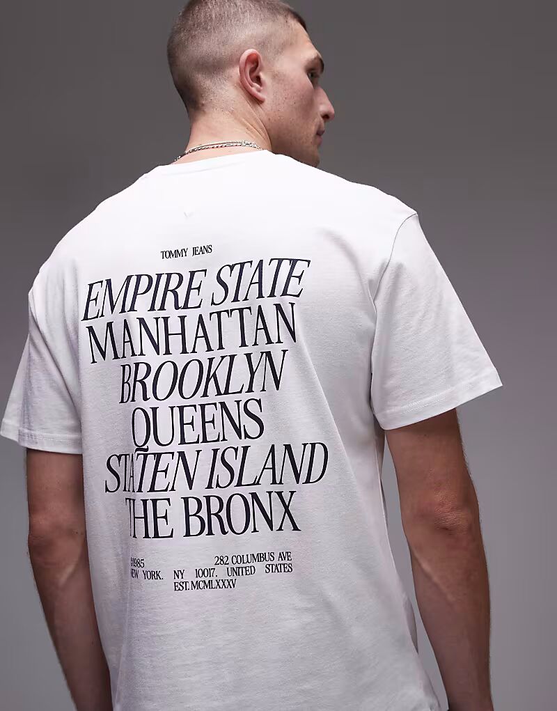 Футболка Tommy Jeans Boroughs с принтом на спине, белая
Футболка Tommy Jeans Boroughs с принтом на спине, белая