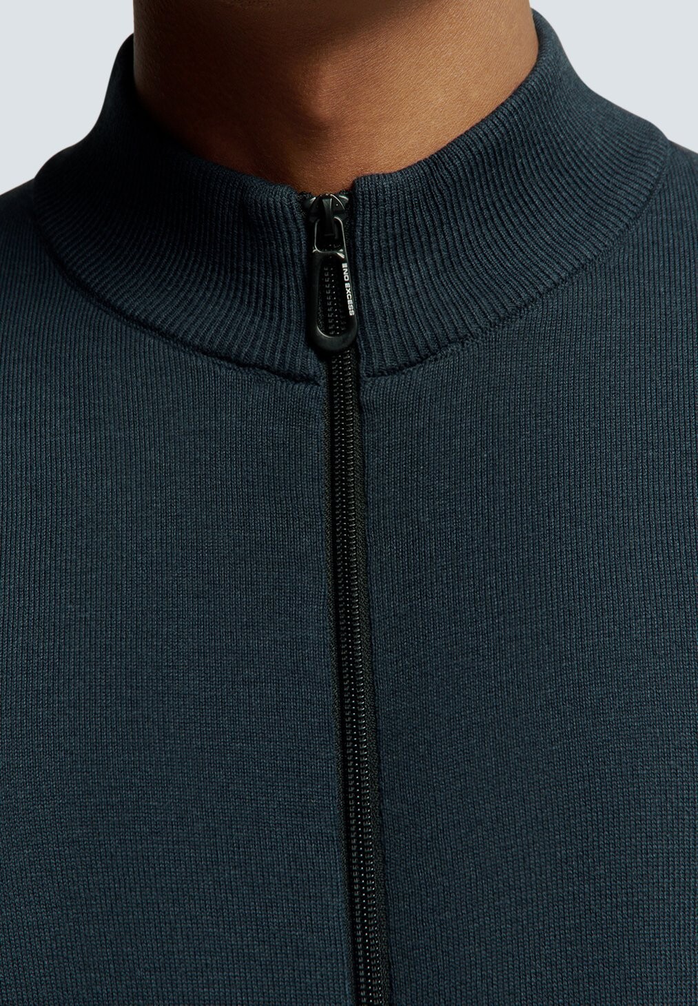 Кардиган TIMELESS BASICS TWO-TONE NO EXCESS, темно-синий
Кардиган TIMELESS BASICS TWO-TONE NO EXCESS, темно-синий