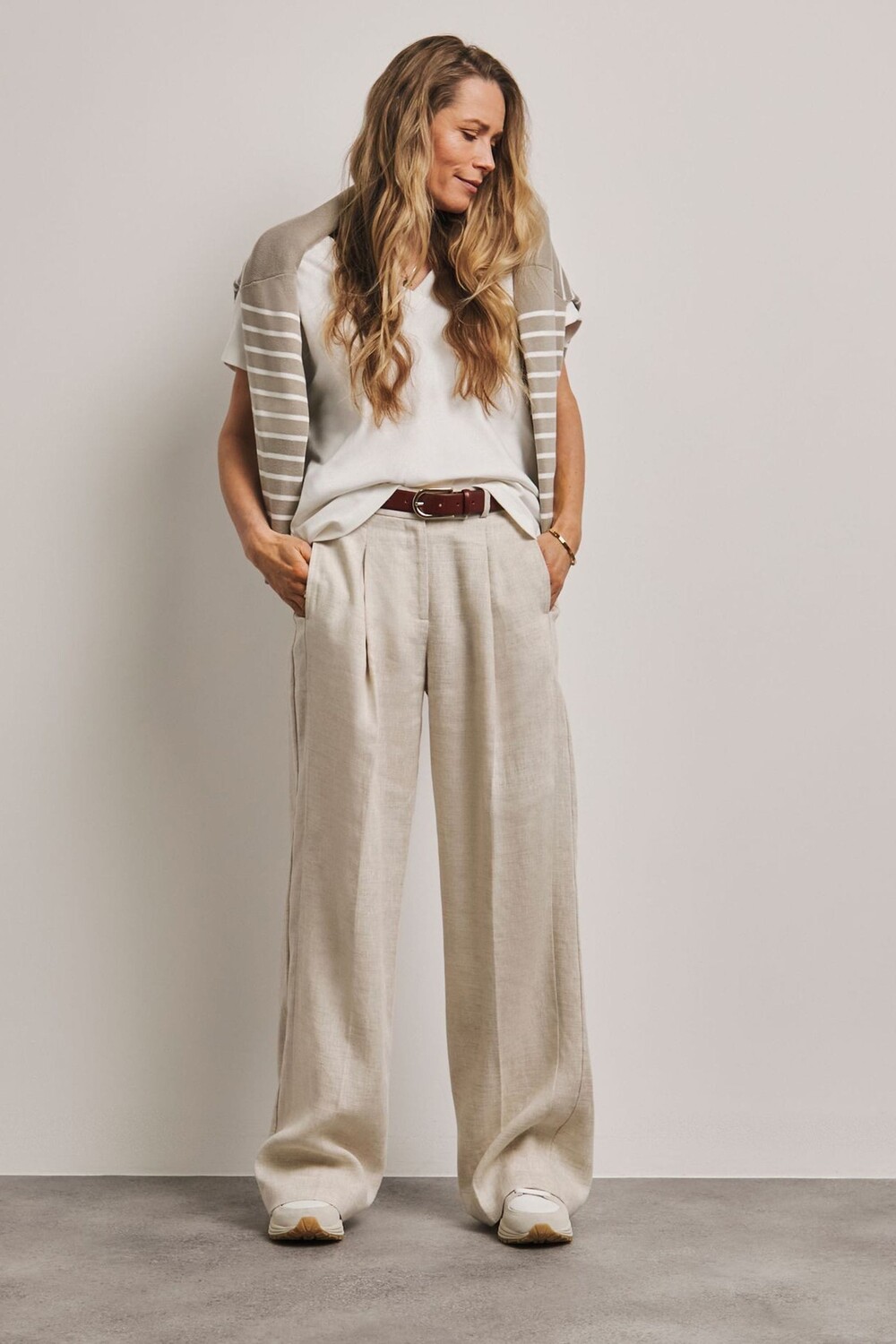 Льняные брюки с широкими штанинами Antology by ny Jd Williams, бежевый
Льняные брюки с широкими штанинами Antology by ny Jd Williams, бежевый