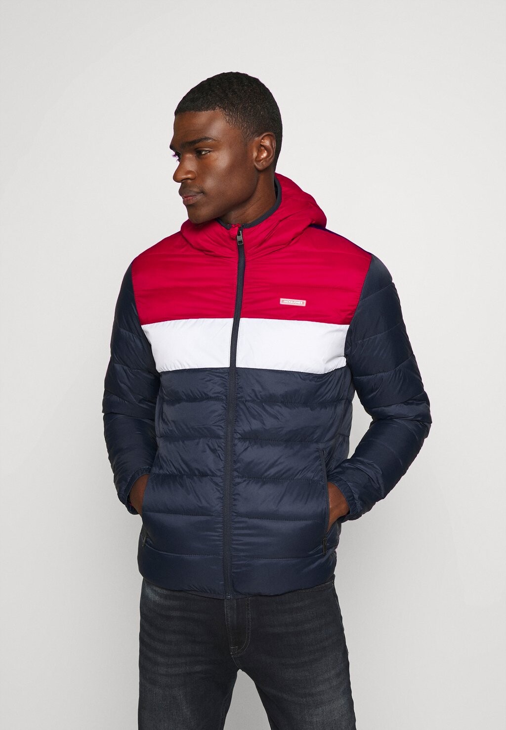 Куртка зимняя Jack & Jones JJVINCENT PUFFER HOOD, цвет Tango Red, Черный, Куртка зимняя Jack & Jones JJVINCENT PUFFER HOOD, цвет Tango Red
Куртка зимняя Jack & Jones JJVINCENT PUFFER HOOD, цвет Tango Red, Черный, Куртка зимняя Jack & Jones JJVINCENT PUFFER HOOD, цвет Tango Red