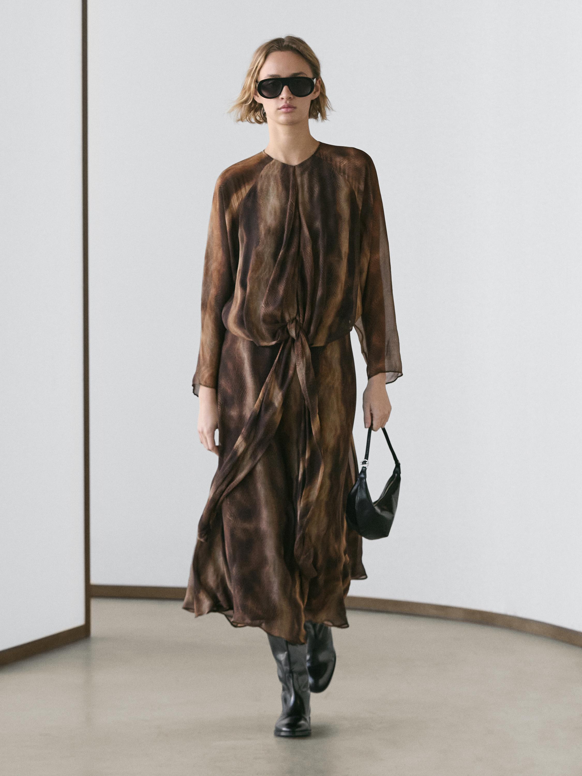 Летящее платье с анималистичным принтом Massimo Dutti, brown
Летящее платье с анималистичным принтом Massimo Dutti, brown