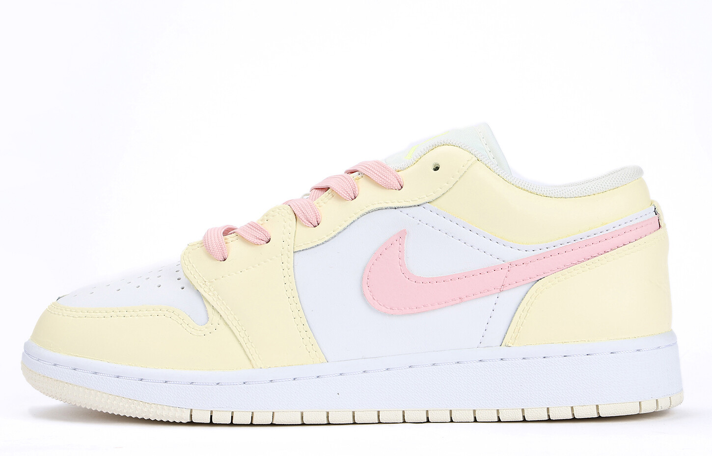 Кроссовки Air Jordan 1 Vintage Basketball Shoes Women's Low-top Yellow And White Powder, желтый/белый
Кроссовки Air Jordan 1 Vintage Basketball Shoes Women's Low-top Yellow And White Powder, желтый/белый