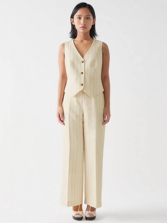 Жилет Petite Ami из льняной смеси L.K.Bennett
Жилет Petite Ami из льняной смеси L.K.Bennett