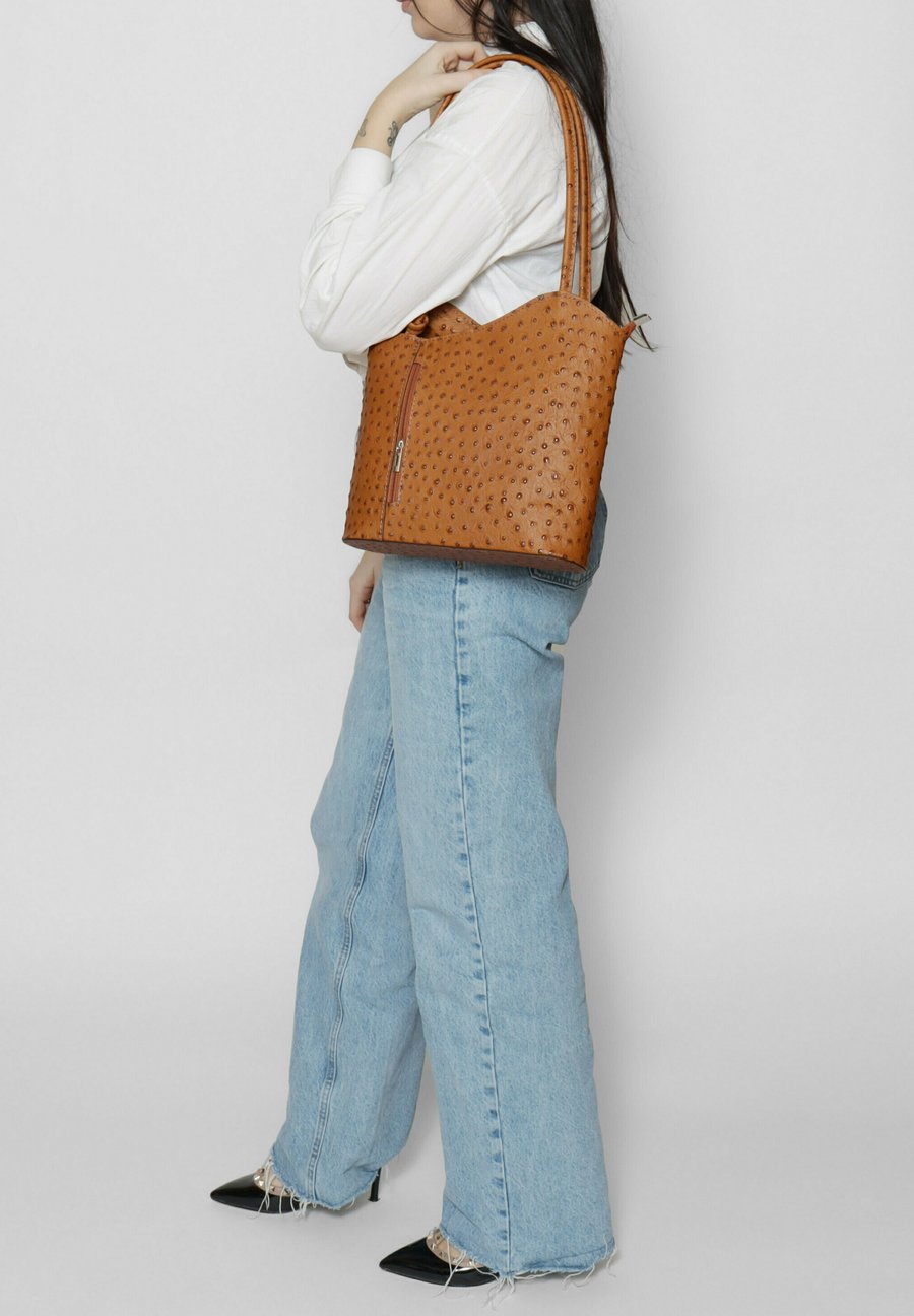 Рюкзак Chiara Ferretti Rucksack, Cuoio/Cognac
Рюкзак Chiara Ferretti Rucksack, Cuoio/Cognac