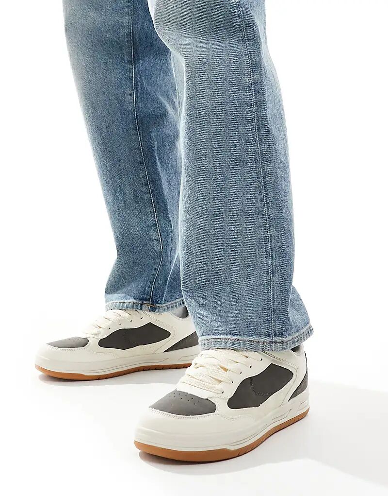 Кроссовки Bershka с тональными вставками белого цвета
Кроссовки Bershka с тональными вставками белого цвета