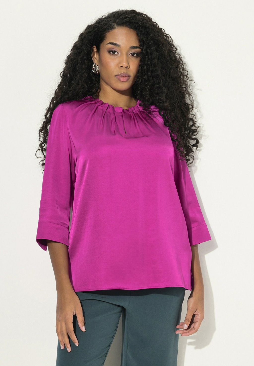 Блуза GEKRÄUSELTER AUSSCHNITT, 3/4-ARM Ulla Popken, розовый
Блуза GEKRÄUSELTER AUSSCHNITT, 3/4-ARM Ulla Popken, розовый