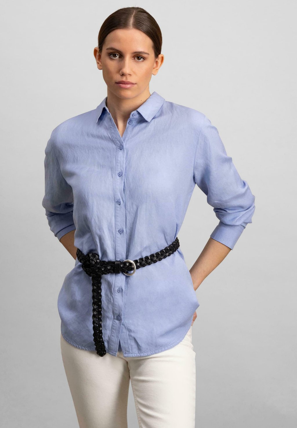 Блузка на пуговицах Fynch-Hatton, светло-голубой
Блузка на пуговицах Fynch-Hatton, светло-голубой