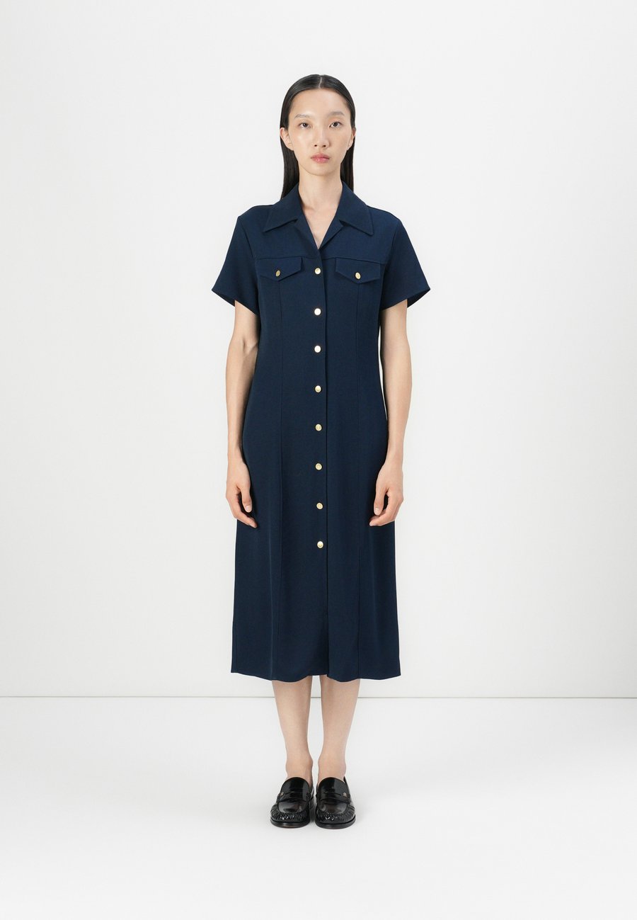 Платье Tommy Hilfiger SHIRT DRESS, Dark Night Navy/Dark Blue
Платье Tommy Hilfiger SHIRT DRESS, Dark Night Navy/Dark Blue