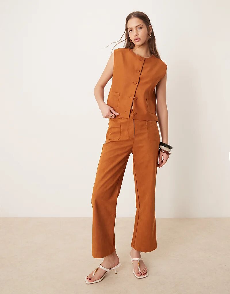 Укороченные брюки прямого кроя из искусственной замши ASOS DESIGN светло-коричневого цвета
Укороченные брюки прямого кроя из искусственной замши ASOS DESIGN светло-коричневого цвета