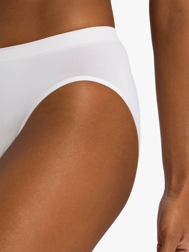 Трогательные ощущения миди-трусики Hanro, White
Трогательные ощущения миди-трусики Hanro, White