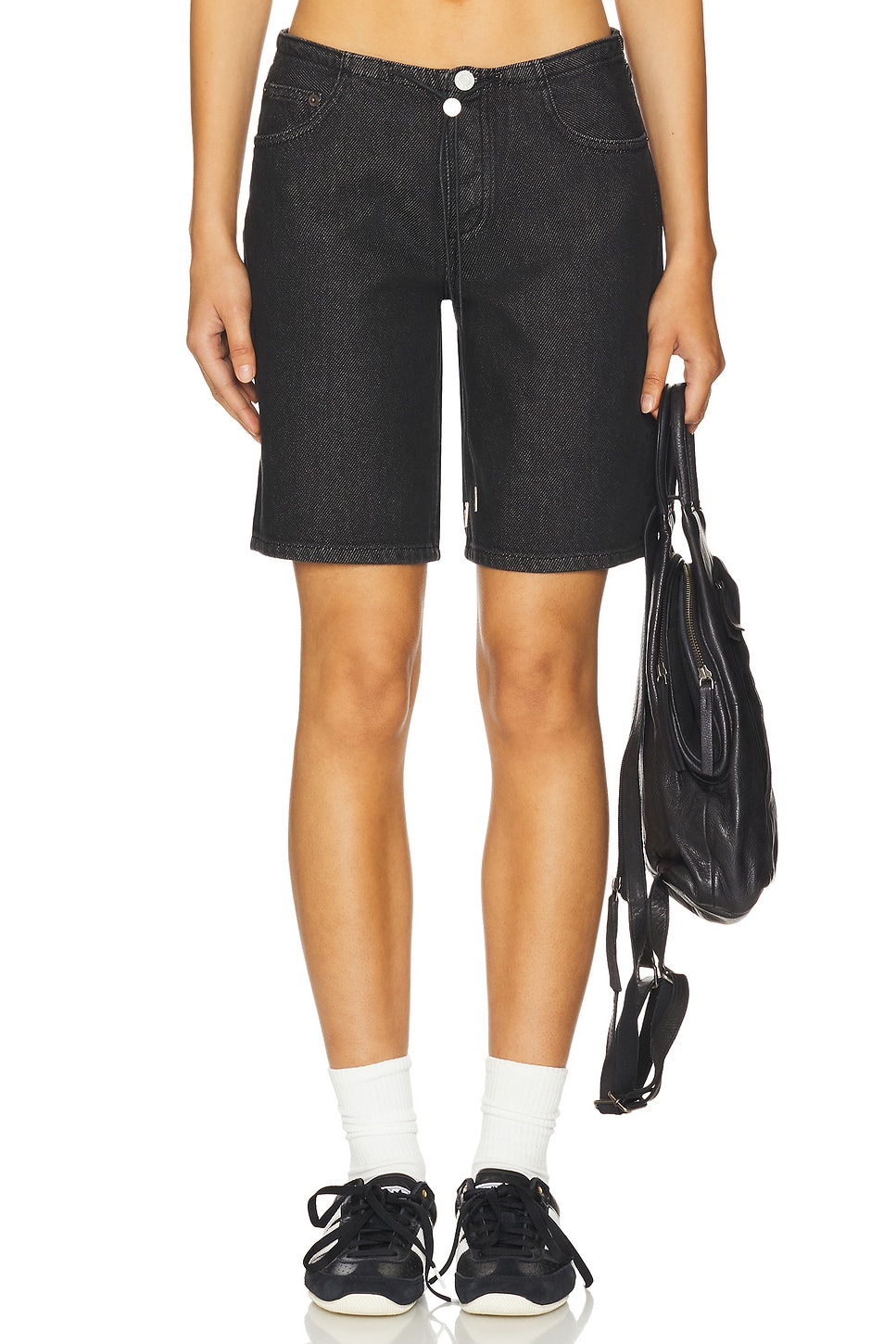 Классные шорты Still Here, washed black
Классные шорты Still Here, washed black