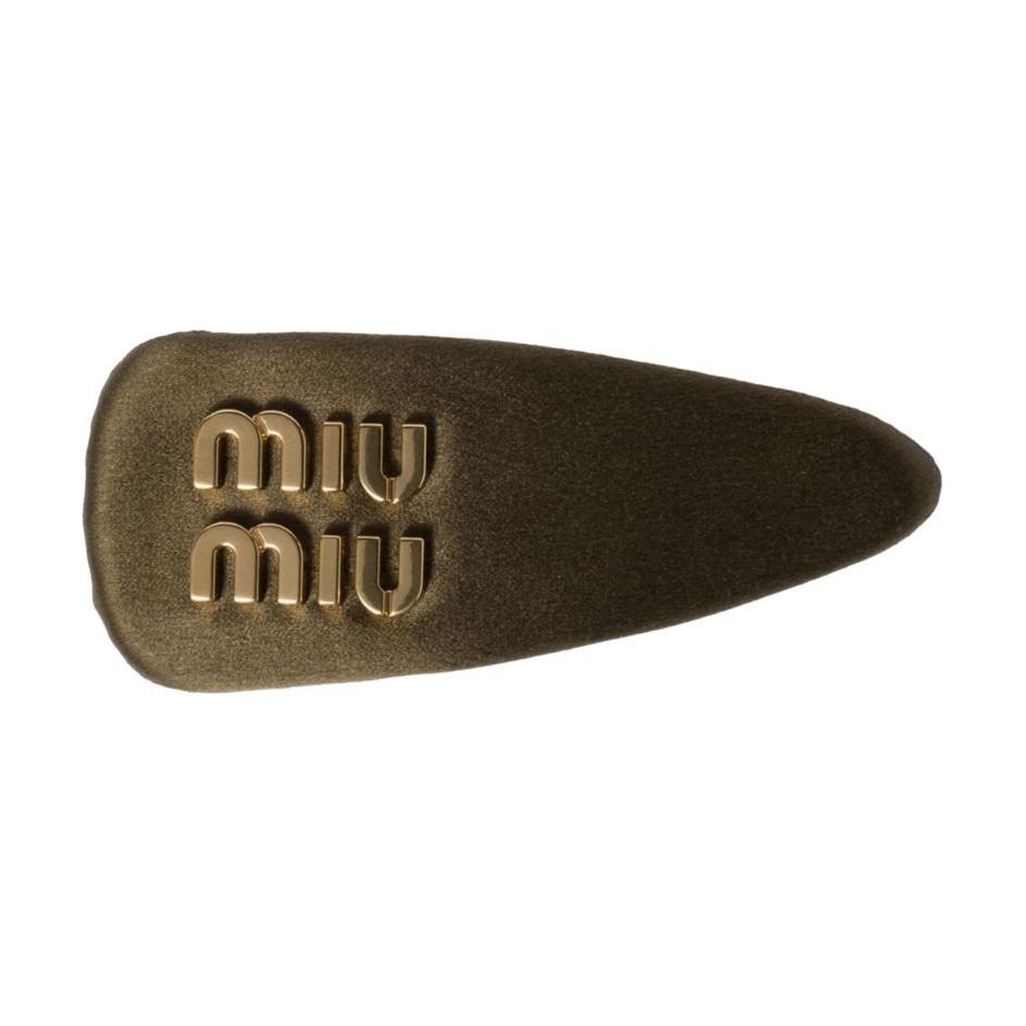 Атласная заколка для волос MIU MIU, оливковый зеленый
Атласная заколка для волос MIU MIU, оливковый зеленый