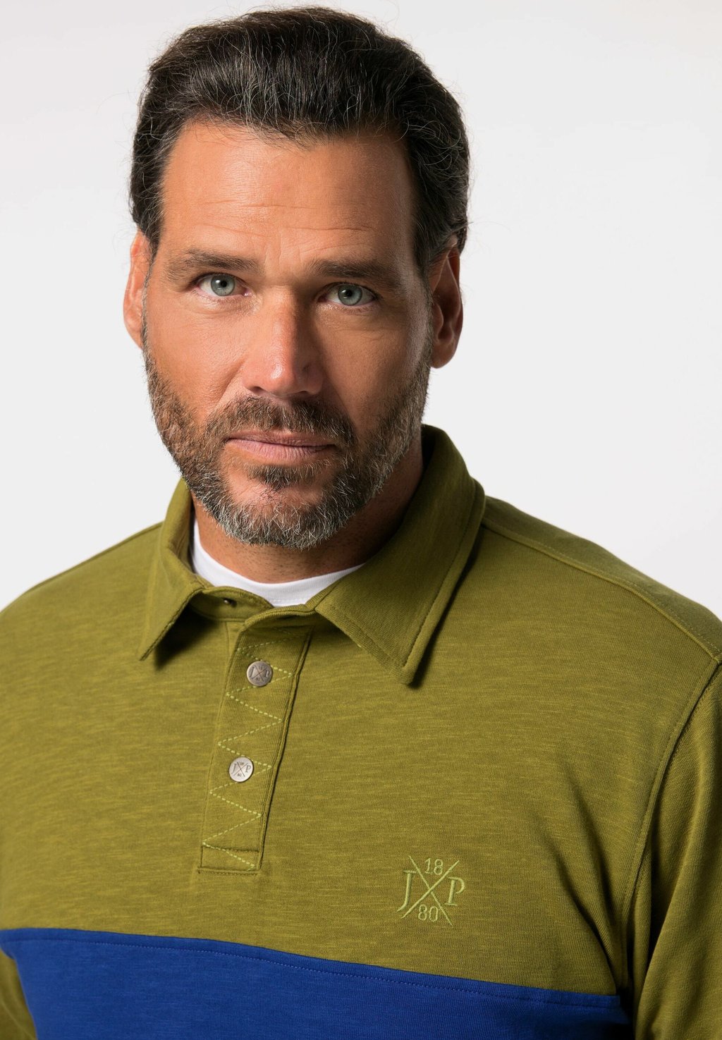 Рубашка поло CHEST STRIPES COLLAR WITH PRESS STUDS JP1880, темно-зеленый
Рубашка поло CHEST STRIPES COLLAR WITH PRESS STUDS JP1880, темно-зеленый