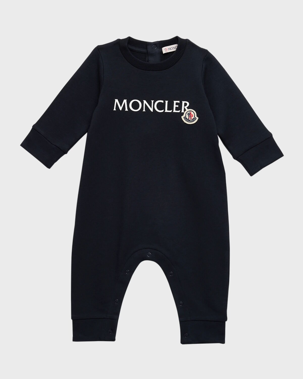 Комбинезон для мальчика с нашивкой-логотипом, размер 6–24 м Moncler, цвет Blue Navy
Комбинезон для мальчика с нашивкой-логотипом, размер 6–24 м Moncler, цвет Blue Navy
