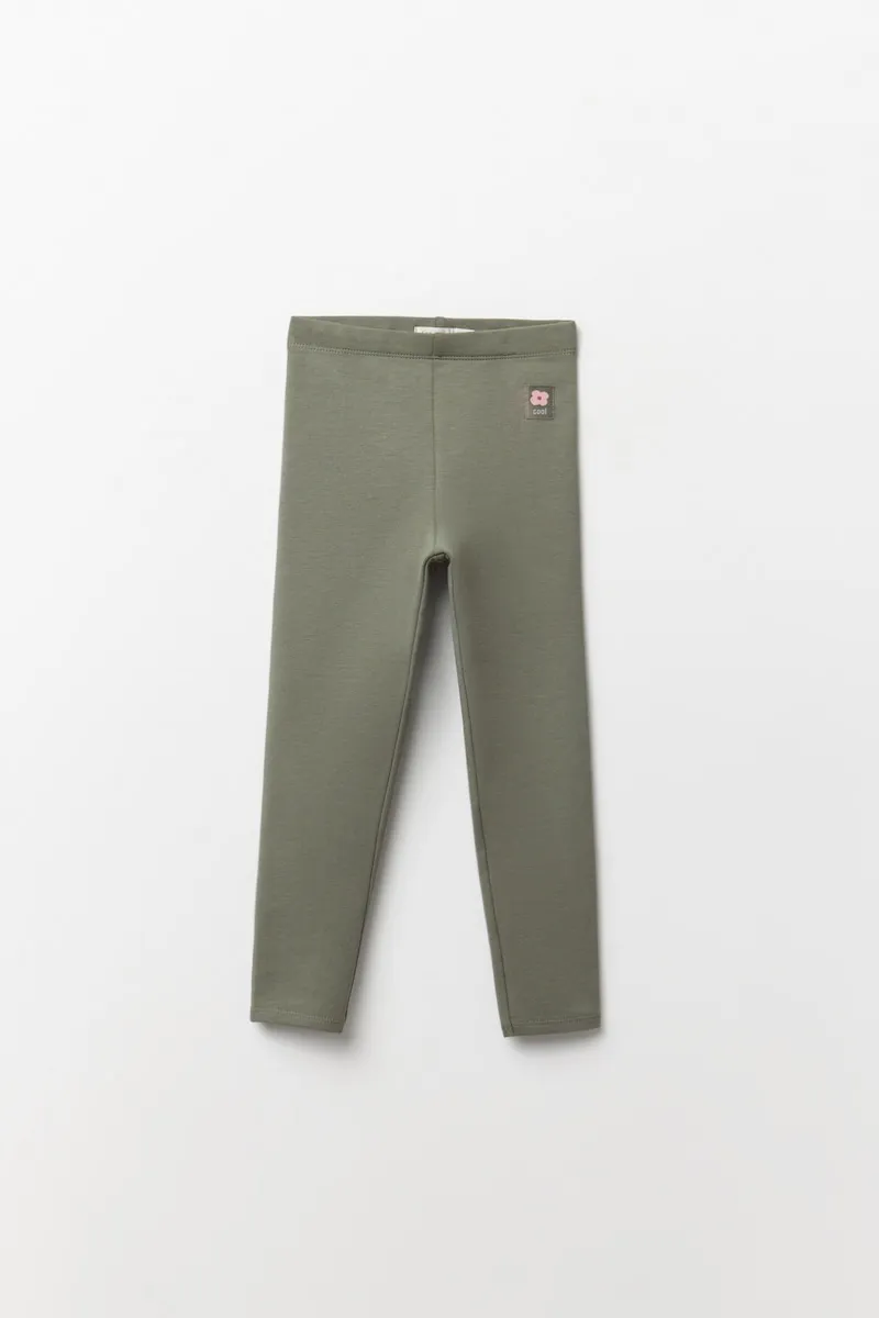 Простые махровые леггинсы Sfera, хаки
Простые махровые леггинсы Sfera, хаки