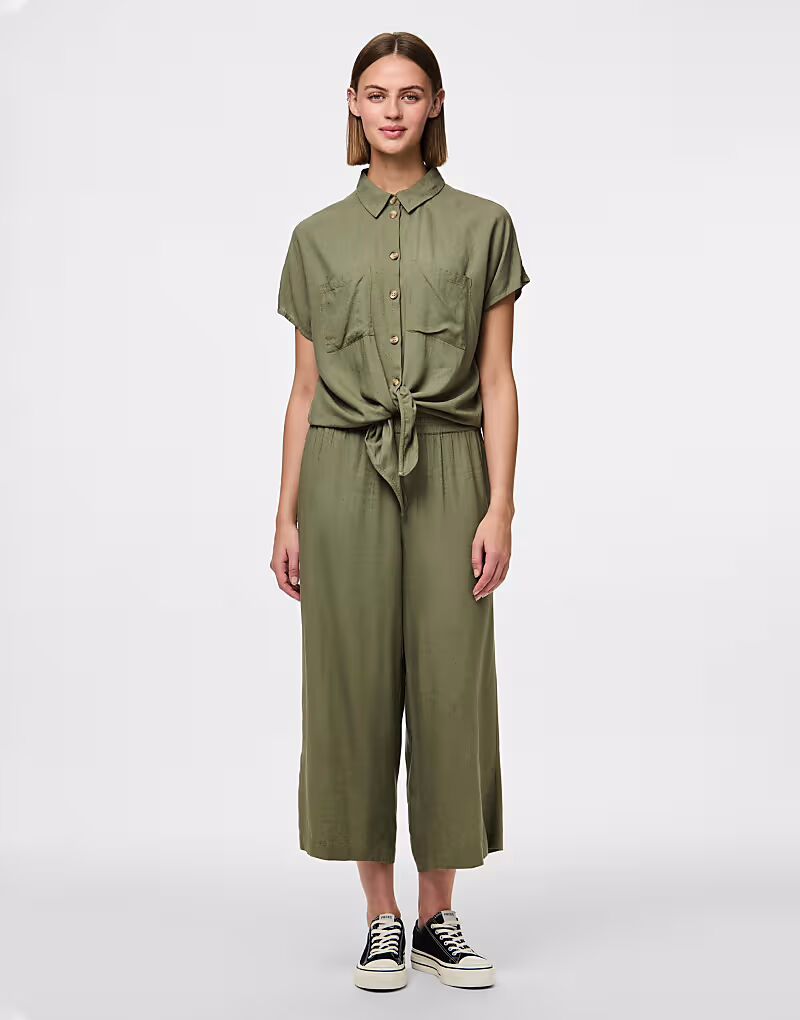 Рубашка с короткими рукавами цвета темно-зеленого лишайника Pieces
Рубашка с короткими рукавами цвета темно-зеленого лишайника Pieces