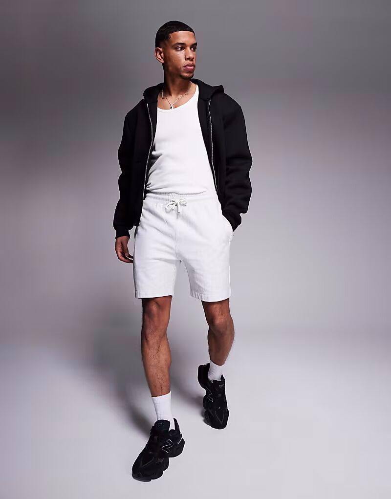 Короткие шорты в сером меланжевом цвете Marshall Artist
Короткие шорты в сером меланжевом цвете Marshall Artist