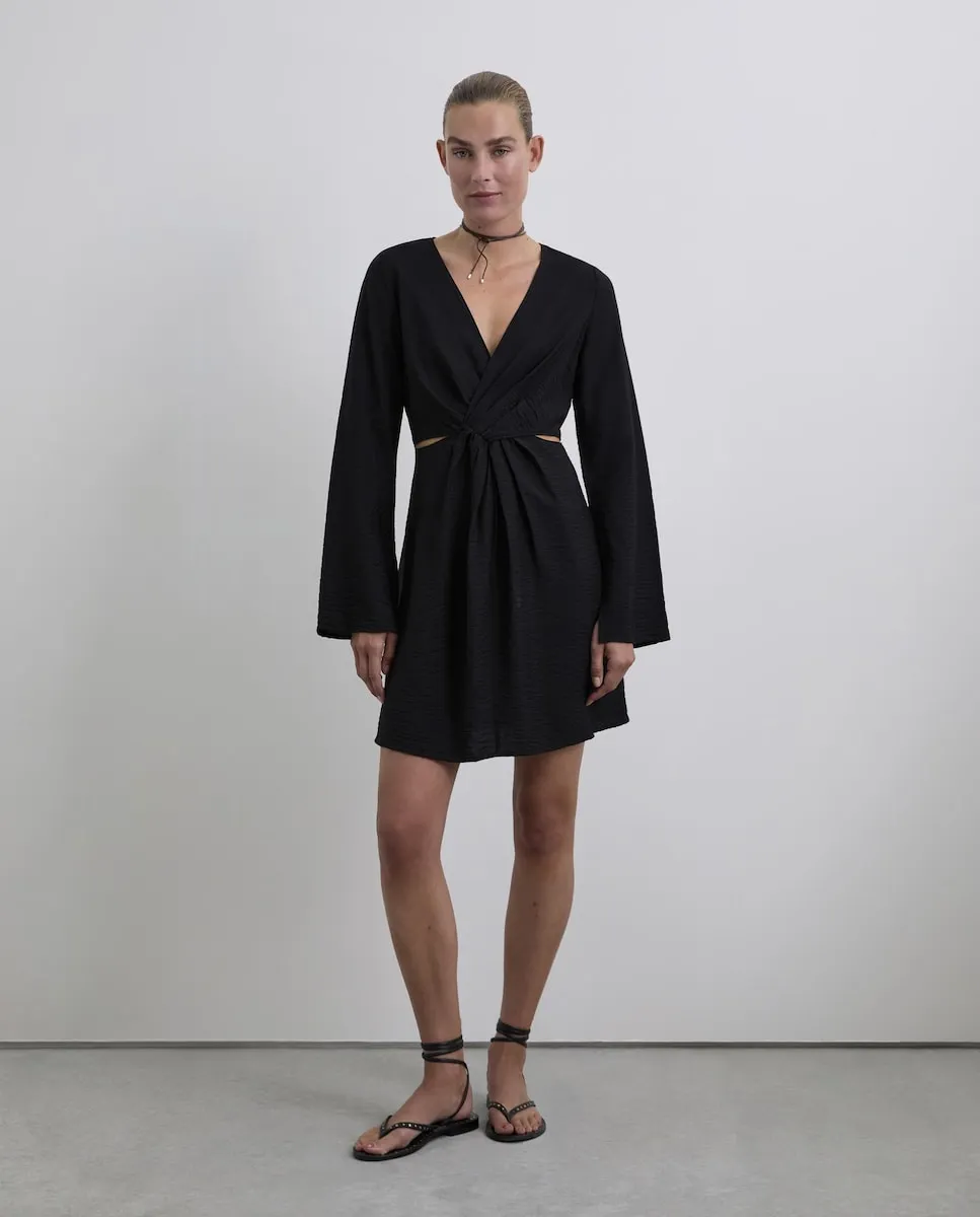 Мини-платье с длинными рукавами и перекрестным декольте Scalpers, черный
Мини-платье с длинными рукавами и перекрестным декольте Scalpers, черный