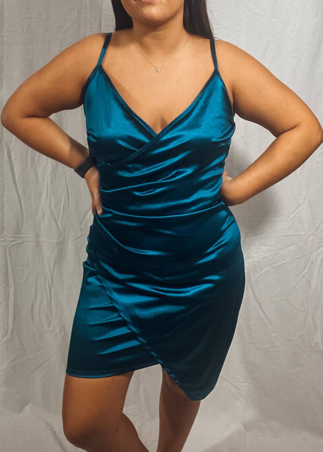 Атласное платье бирюзового цвета BLUE LEOPARD
Атласное платье бирюзового цвета BLUE LEOPARD