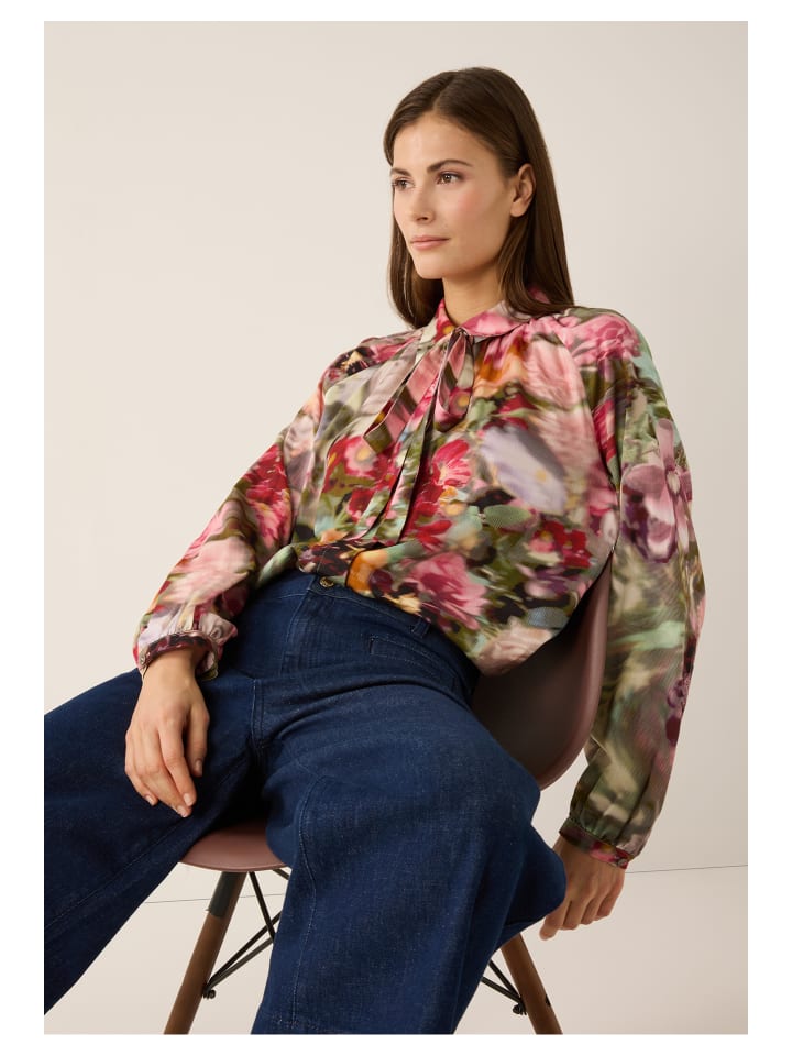 More & More Широкая блузка с бантом и разноцветным принтом
More & More Широкая блузка с бантом и разноцветным принтом