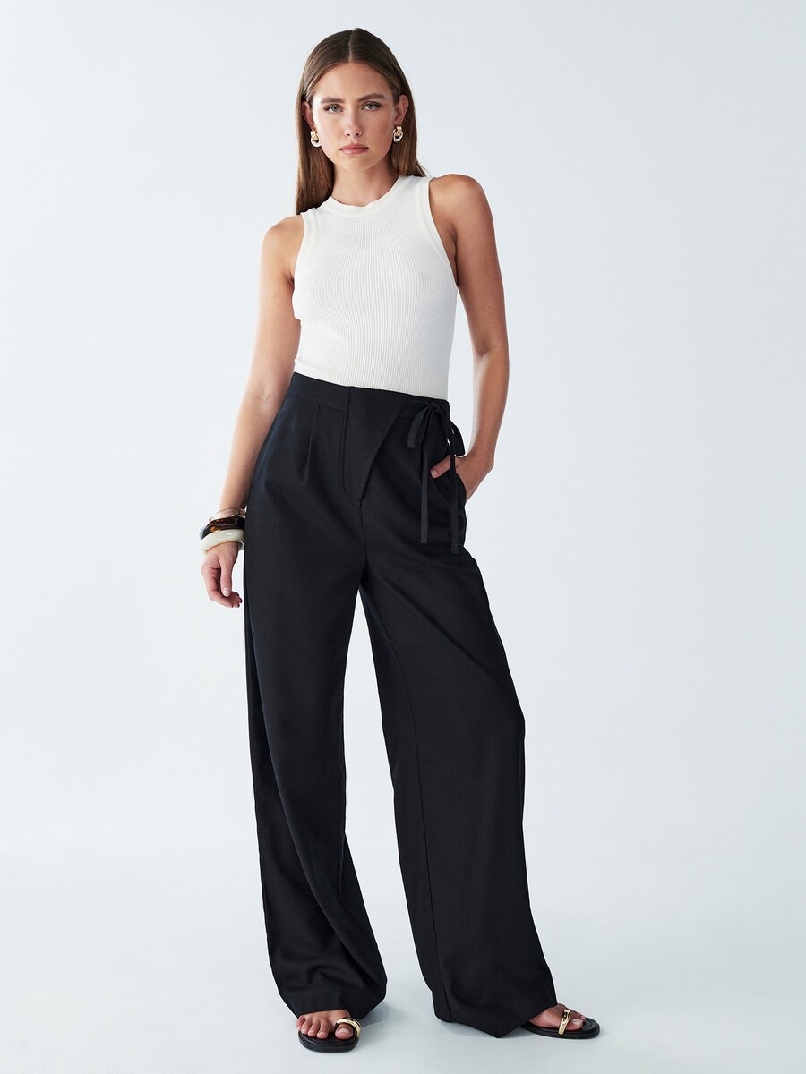 Широкие брюки со складками спереди Willa GLEN, черный
Широкие брюки со складками спереди Willa GLEN, черный