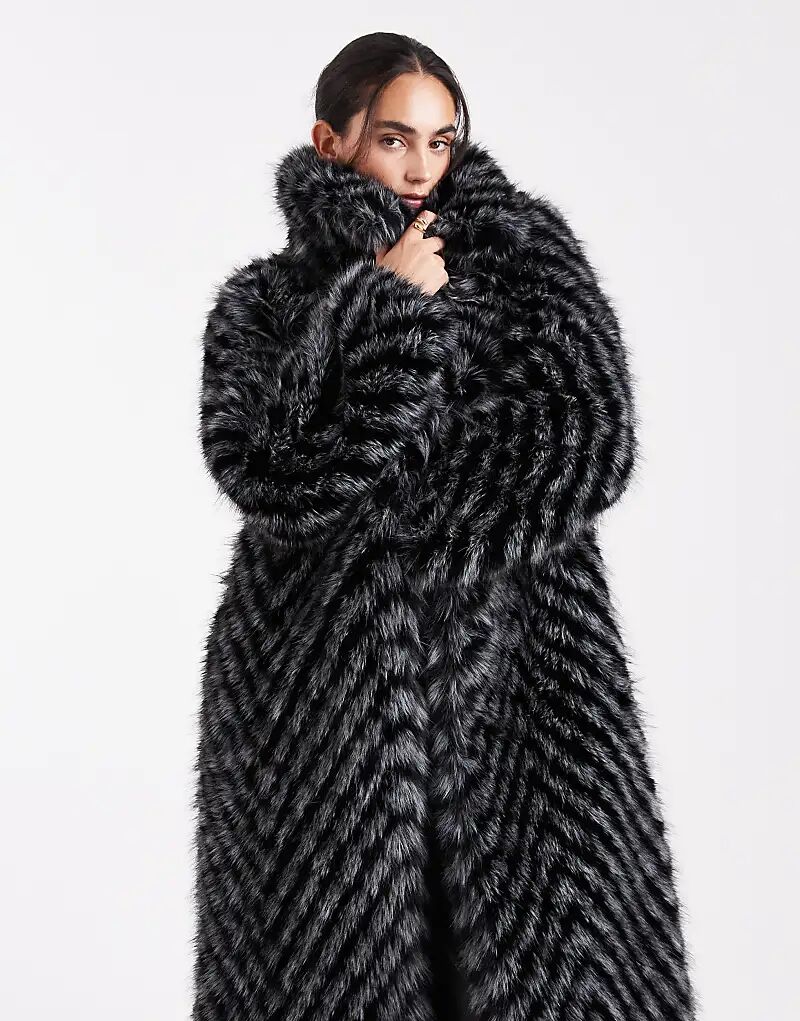 Длинная шуба из искусственного меха ASOS DESIGN с шевронным узором в серую полоску
Длинная шуба из искусственного меха ASOS DESIGN с шевронным узором в серую полоску