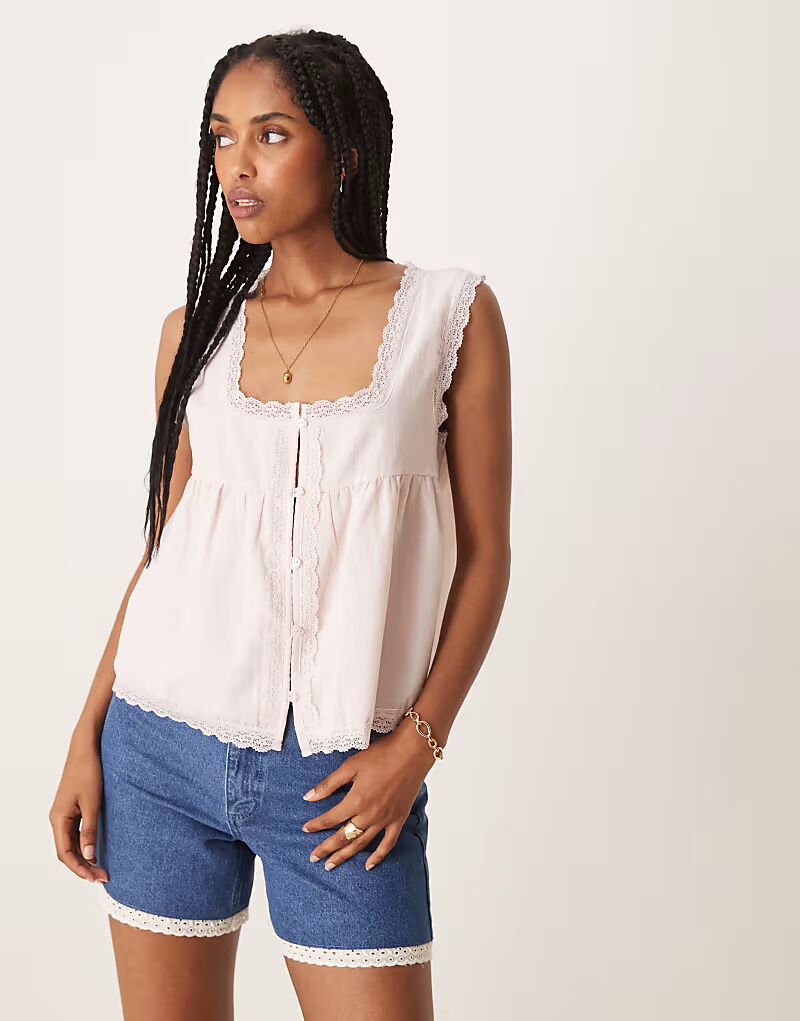 Короткий комплект от ASOS DESIGN dad с отделкой ришелье в средне-голубом цвете
Короткий комплект от ASOS DESIGN dad с отделкой ришелье в средне-голубом цвете