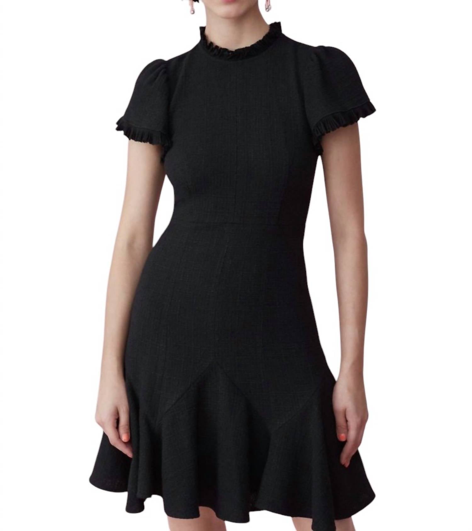 Короткое платье из твида с короткими рукавами и оборками черного цвета Rebecca Taylor
Короткое платье из твида с короткими рукавами и оборками черного цвета Rebecca Taylor