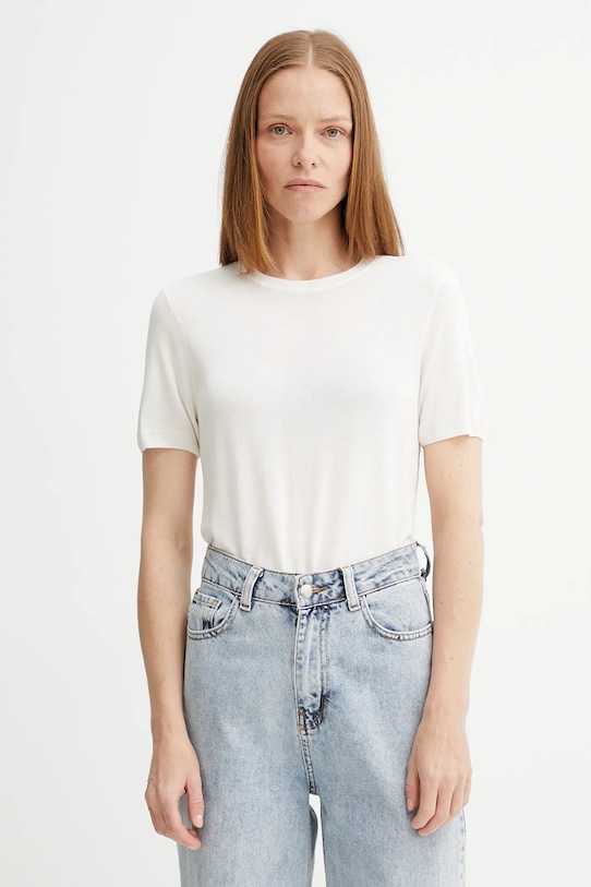 Футболка Calvin Klein, бежевый
Футболка Calvin Klein, бежевый