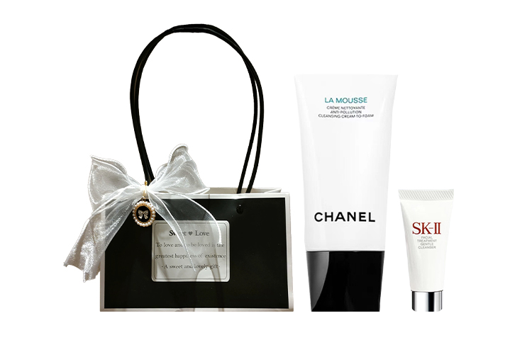 Наборы для ухода за кожей Unisex CHANEL
Наборы для ухода за кожей Unisex CHANEL