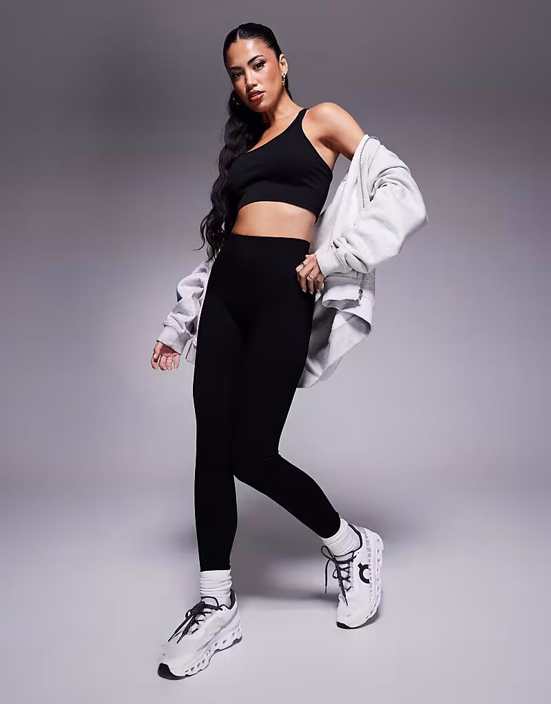 Бесшовные спортивные леггинсы с высокой талией черного цвета 4505
Бесшовные спортивные леггинсы с высокой талией черного цвета 4505