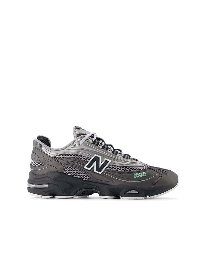 Кроссовки - черного цвета New Balance
Кроссовки - черного цвета New Balance