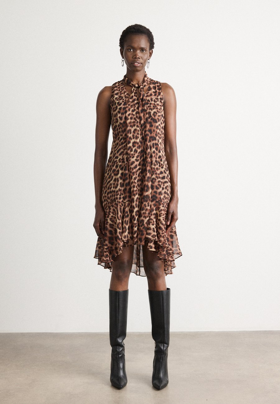 Платье DKNY TIE NECK RUFFLE, Brown
Платье DKNY TIE NECK RUFFLE, Brown