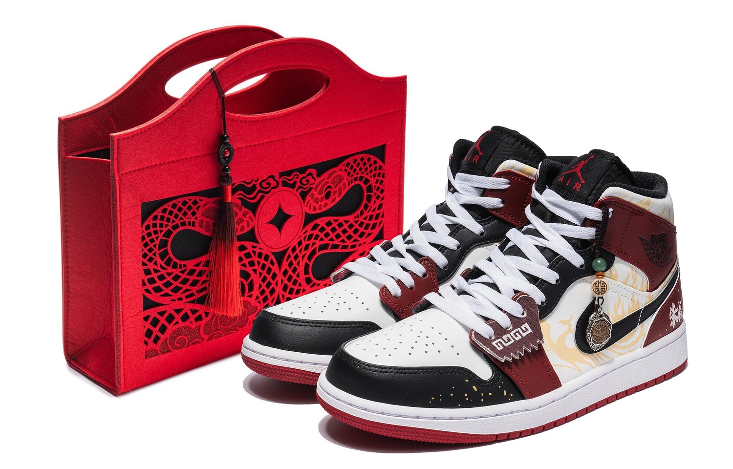 Jordan Кроссовки детские баскетбольные Air 1 Mid Top Red для подростков
Jordan Кроссовки детские баскетбольные Air 1 Mid Top Red для подростков